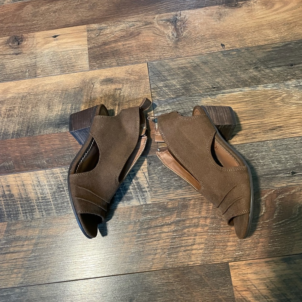Booties - Picture 3 of 4